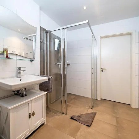 Dom wakacyjny Kleine Auszeit By Seeblick Ferien Oro, Direkter Wasserblick, Am Olpenitz